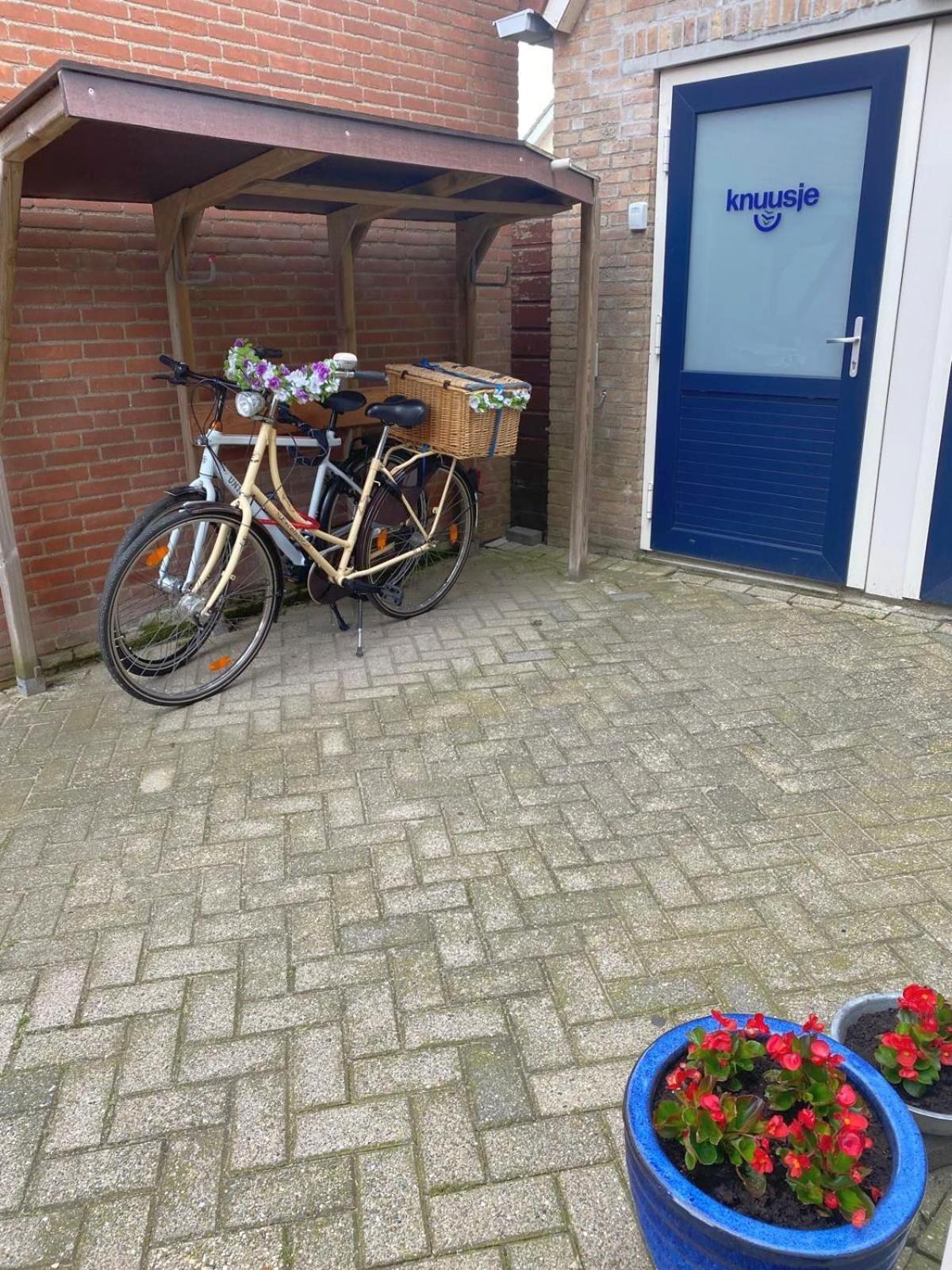 Villa Knuusje: Knus En Gastvrij! Vrouwenpolder Exterior foto